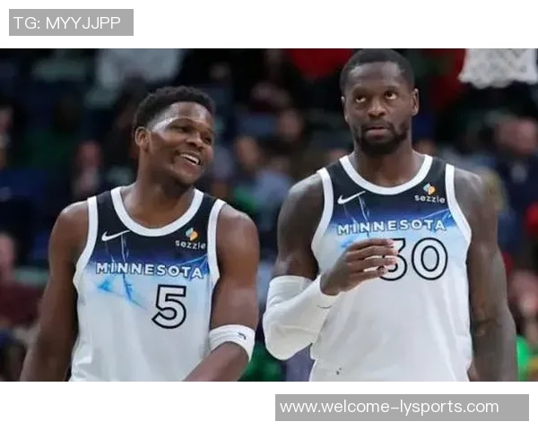 芬奇称赞兰德尔创造投篮机会里德默默奉献干脏活累活