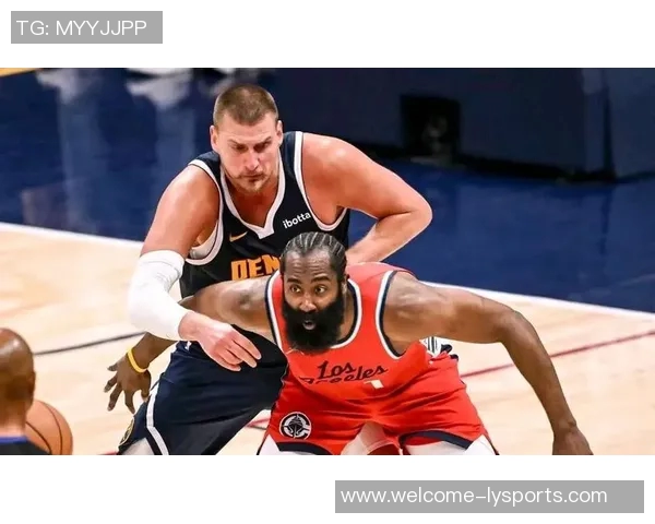 小卡谈哈登缺席对球队胜利的重要性强调团队合作与韧性