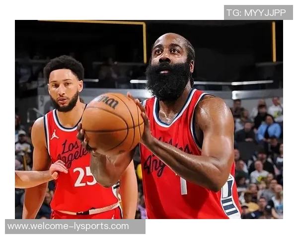 哈登分享激活队友的秘诀强调谦逊与专注于自身优势